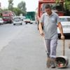 Süpürgesine takılan 6 cumhuriyet altınını sahibine ulaştırdı Süpürgesine takılan 6 cumhuriyet altınını sahibine ulaştırdı
