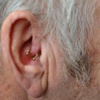 50 yıllık baş ağrısını piercingle geçirdi
