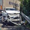TIR emniyet şeridinde duran otomobile çarptı TIR emniyet şeridinde duran otomobile çarptı