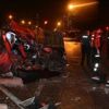 Adana'da otomobil ile midibüs çarpıştı: 2 ölü, 4 yaralı Adana'da otomobil ile midibüs çarpıştı: 2 ölü, 4 yaralı