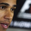Lewis Hamilton imzayı attı Lewis Hamilton imzayı attı