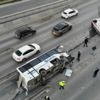 Esenyurt'ta gişelerin betonuna çarpan midibüs devrildi: 7 yaralı Esenyurt'ta gişelerin betonuna çarpan midibüs devrildi: 7 yaralı