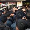 Eşini sokakta vurdu, halk galeyana geldi