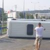 Yolcu minibüsü yan yattı: 4 yaralı