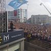 Video: Balona rövaşata atan adam