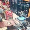 İzmir'de maskeli ve silahlı soygun İzmir'de maskeli ve silahlı soygun