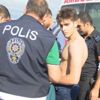 Denize atlayan genç kızı peşinden atlayarak kurtardı Denize atlayan genç kızı peşinden atlayarak kurtardı