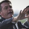 Covid-19 salgınına rağmen pastaneye giden Bolsonaro'ya protesto Covid-19 salgınına rağmen pastaneye giden Bolsonaro'ya protesto