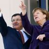 Merkel ve Davutoğlu için çarpıcı iddia: Habersizce görüştüler Merkel ve Davutoğlu için çarpıcı iddia: Habersizce görüştüler