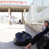 Evlerine düşen bomba hayatlarını kararttı Evlerine düşen bomba hayatlarını kararttı