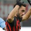 Hakan Çalhanoğlu'ndan transfer açıklaması! Hakan Çalhanoğlu'ndan transfer açıklaması!