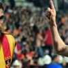 Burak Yılmaz Hakan Şükür'ü yakaladı