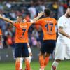 Süper Lig'de ilk devrelere Başakşehir damgası Süper Lig'de ilk devrelere Başakşehir damgası