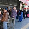 İzmir'de kolonya kuyruğu İzmir'de kolonya kuyruğu