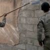 Mehmetçik teröristlerden kurtardığı okulu onardı Mehmetçik teröristlerden kurtardığı okulu onardı