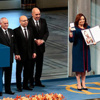 Nobel Barış Ödülü sahiplerine takdim edildi Nobel Barış Ödülü sahiplerine takdim edildi