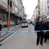 Sultangazi'de polisle girdiği çatışmada vurulan hısız öldü