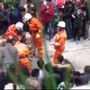 Bir anda çocuğu yuttu Bir anda çocuğu yuttu