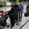 Irak'ta Covid-19 nedeniyle kapatılan havalimanları ve alışveriş merkezleri açılıyor