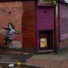 Banksy’nin meşhur duvar resmi satıldı Banksy’nin meşhur duvar resmi satıldı