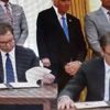 Normalleşme anlaşmasına imza atan Vucic'in anlaşmanın İsrail'le ilgili maddelerin açıklandığı sırada yaşadığı şaşkınlık dikkat çekti Normalleşme anlaşmasına imza atan Vucic'in anlaşmanın İsrail'le ilgili maddelerin açıklandığı sırada yaşadığı şaşkınlık dikkat çekti
