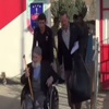 Video: Eşine bastonla vuran dede tahliye oldu