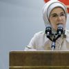 Emine Erdoğan: Aziz milletimizin eşsiz kahramanlığı ile kazanılan 15 Temmuz zaferinin ruhunu ilelebet yaşatmayı diliyorum