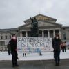 Kayyım rektör Bulu protestolarına Münih’ten destek eylemi Kayyım rektör Bulu protestolarına Münih’ten destek eylemi