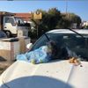 Bozcaada raconu: Arabaları çöplediler Bozcaada raconu: Arabaları çöplediler
