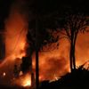 İzmir'de hurdalık alanda korkutan yangın İzmir'de hurdalık alanda korkutan yangın