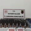 Jandarma mağarada saklanan 180 litre kaçak içki ele geçirdi