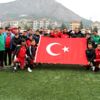 Futbolculardan Mehmetçiğe asker selamlı ve Türk bayraklı ... Futbolculardan Mehmetçiğe asker selamlı ve Türk bayraklı ...