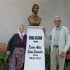Eşinin heykelini yaptırdı Eşinin heykelini yaptırdı