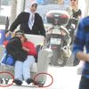 Tekerlekli koltuktan akülü araca geçecek Tekerlekli koltuktan akülü araca geçecek