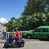 Otomobil köprü korkuluğuna çarptı Otomobil köprü korkuluğuna çarptı