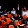 18 saatlik çalışma için 'duran vekil' eylemi 18 saatlik çalışma için 'duran vekil' eylemi