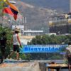 Maduro'dan Kolombiya sınırındaki konteynerleri artırma kararı