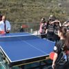 Vali cam teras üzerinde masa tenisi oynadı