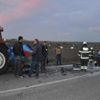 Yanan otomobilden, çarptığı traktörün sürücüsü kurtardı Yanan otomobilden, çarptığı traktörün sürücüsü kurtardı
