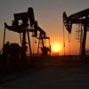 Altın ve petrol fiyatları geriledi Altın ve petrol fiyatları geriledi
