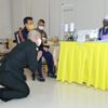 Tayland Kralı'ndan tıbbi malzeme denetlemesi Tayland Kralı'ndan tıbbi malzeme denetlemesi