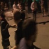 Polise sarılan gence, polis müdürü biber gazı sıktı Polise sarılan gence, polis müdürü biber gazı sıktı