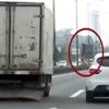 Trafikte kamyon şoförüne baltayla saldırdı