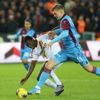 Trabzonspor-Göztepe maçında dikkat çeken kare! İki takım ve hakemler... Trabzonspor-Göztepe maçında dikkat çeken kare! İki takım ve hakemler...