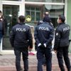 Kuaför, dükkan sahibini bıçakladı