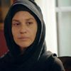 Oyunculuğuyla alkış toplayan Evrim Alasya, Kırmızı ...