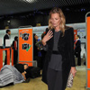 Kate Moss'u İngitere'de polisler karşıladı