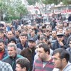 Soma'da ücretlerini alamayan madenciler yürüdü Soma'da ücretlerini alamayan madenciler yürüdü