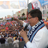 Başbakan Davutoğlu: Onlar el bombaları fırlatır, biz 4B... Başbakan Davutoğlu: Onlar el bombaları fırlatır, biz 4B...