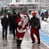 Yeniçeri Noel Baba'yı kovaladı Yeniçeri Noel Baba'yı kovaladı